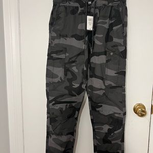 NWT.  Men’s Size M jogger